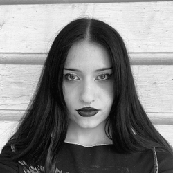 Evelyn Lee