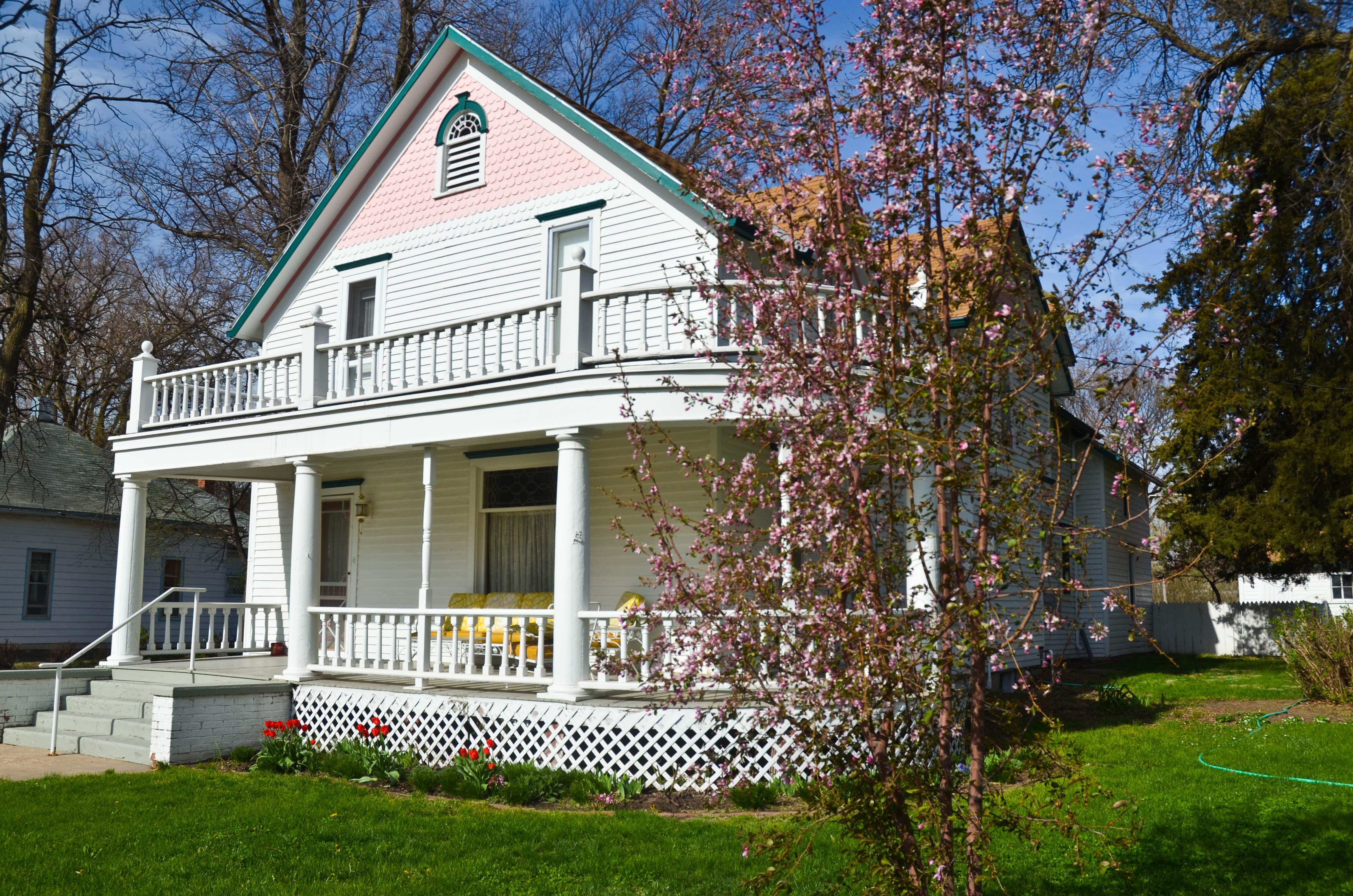 Cather Second Home Guest House