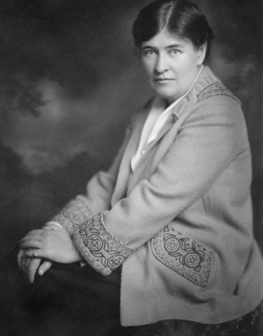 Willa Cather, Rinehart-Marsden Studios, Omaha, NE, 1921