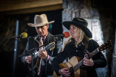 kerry_aspen_duo_-_tighter_shot_-_oklahoma-min.jpg kerry_aspen_duo_-_tighter_shot_-_oklahoma-min.jpg