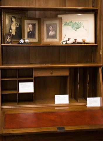 staged_desk2.jpg staged_desk2.jpg